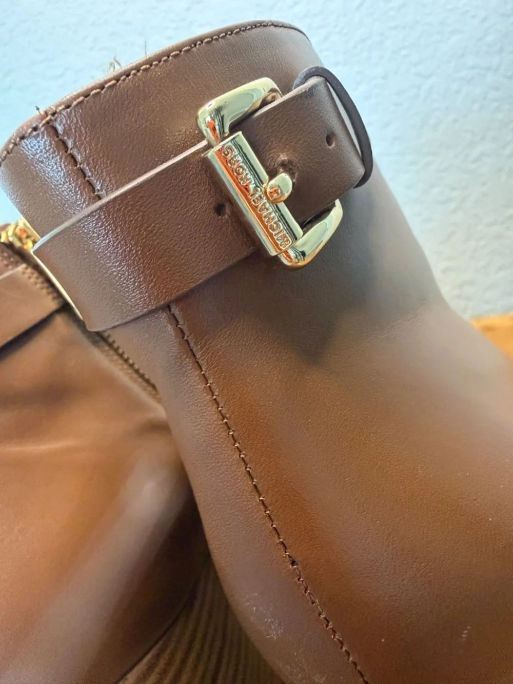 Michael Kors Booties Women's sz 9.5M Block‎ Heel Ankle Boots Brown